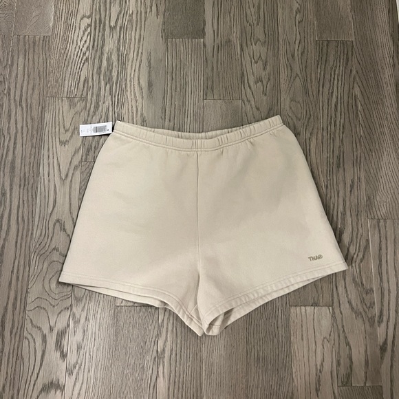 Aritzia Pants - BRAND NEW TAGS ON Aritzia Cozy Perfect Shorts